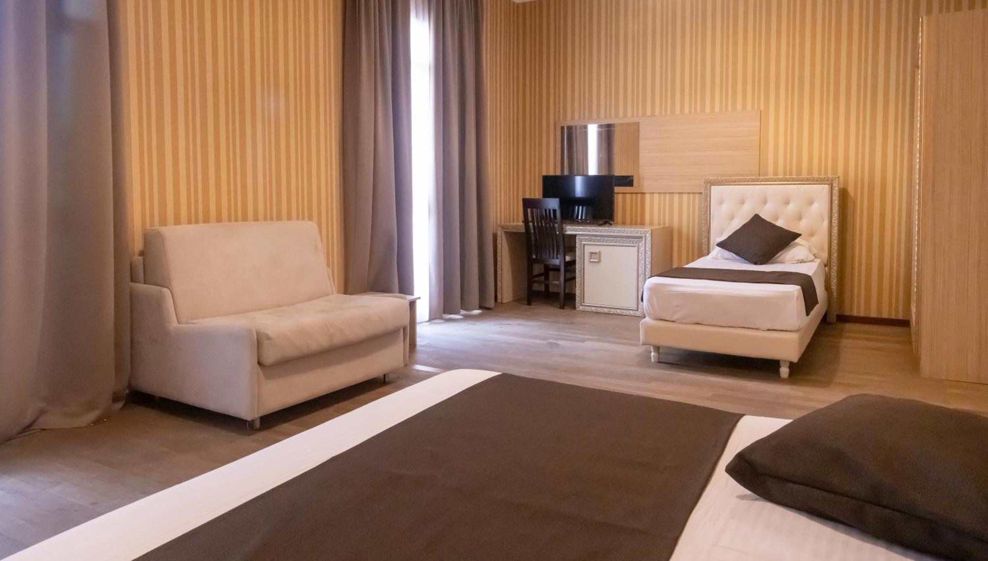 Amh Hotel Durrës Eksteriør bilde