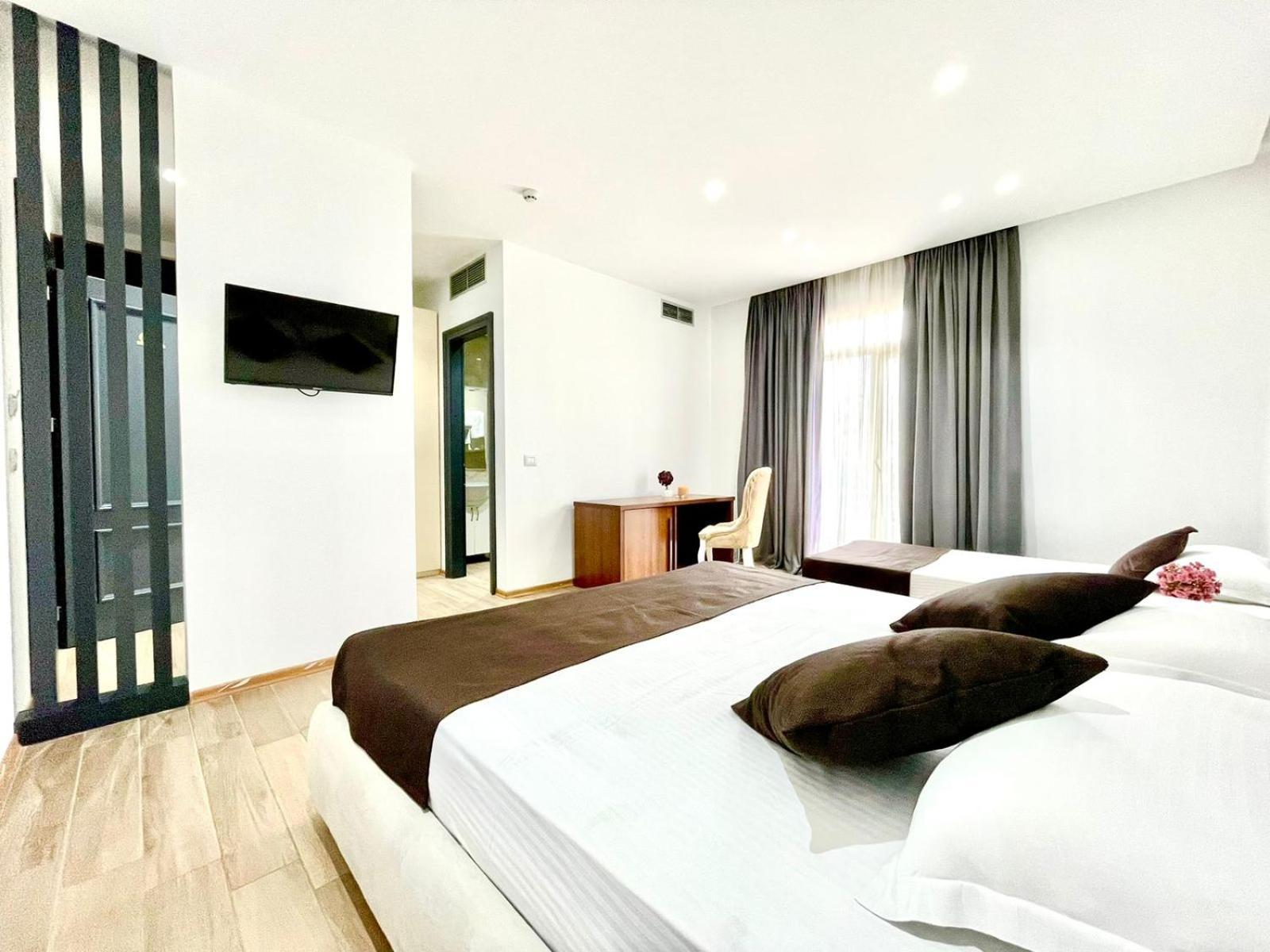 Amh Hotel Durrës Eksteriør bilde